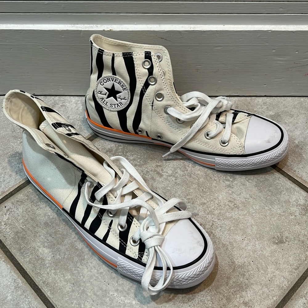 Zebra Print High Top Converse 9 Like New